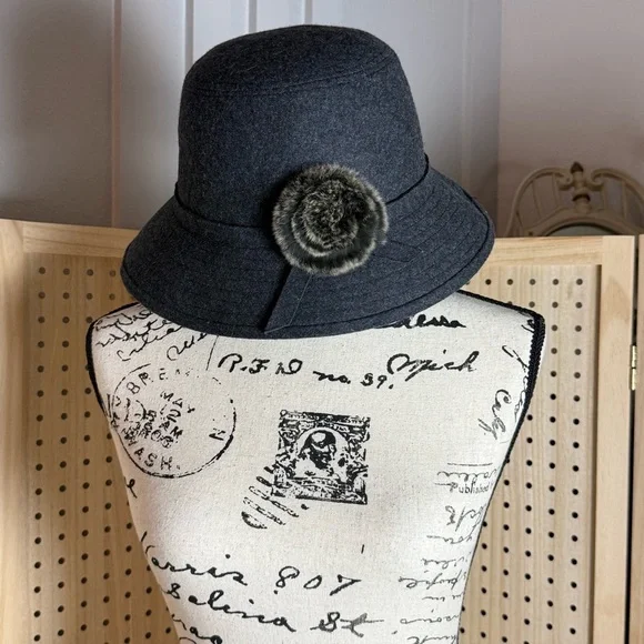 Magid Hats Wool Cloche Hat Gray Faux Fur Flower Vintage Style Winter - Picture 2 of 8
